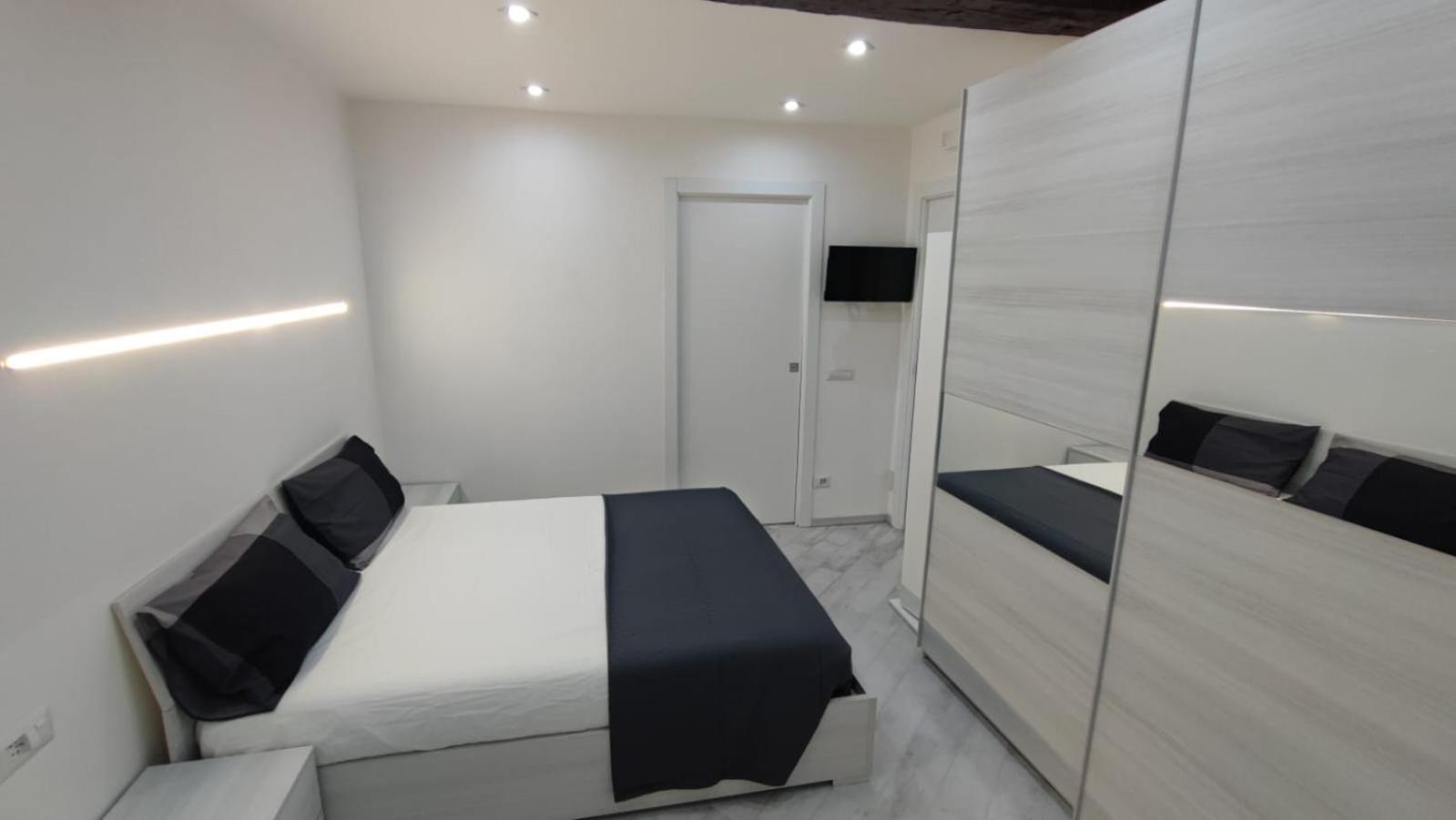 Sagegreən Flat Apartment Genoa